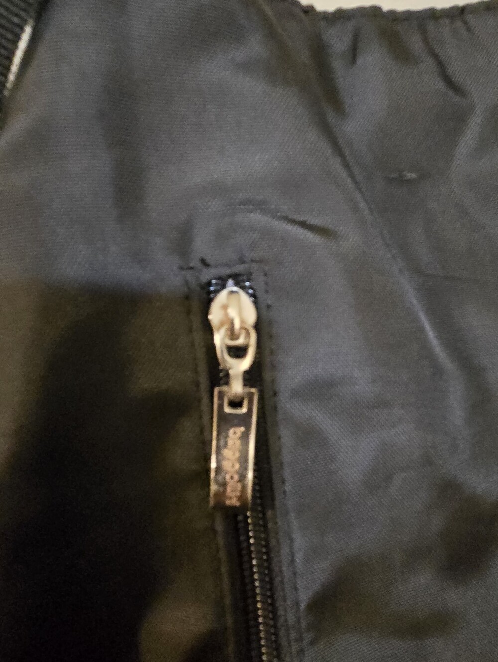Black Baggallini Backpack Bag with Silver Turn-Lock Closure - Picture 4 of 12